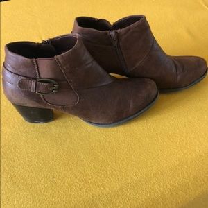 BareTraps Boots
